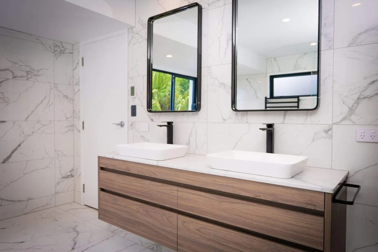 moden bathroom design with top bathroomware