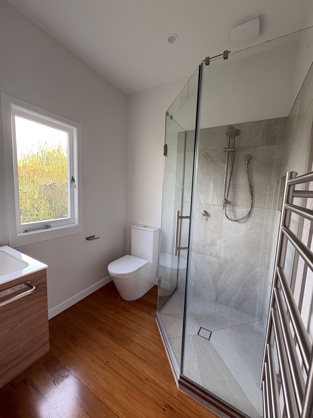 devonport villa polished floors bathroom