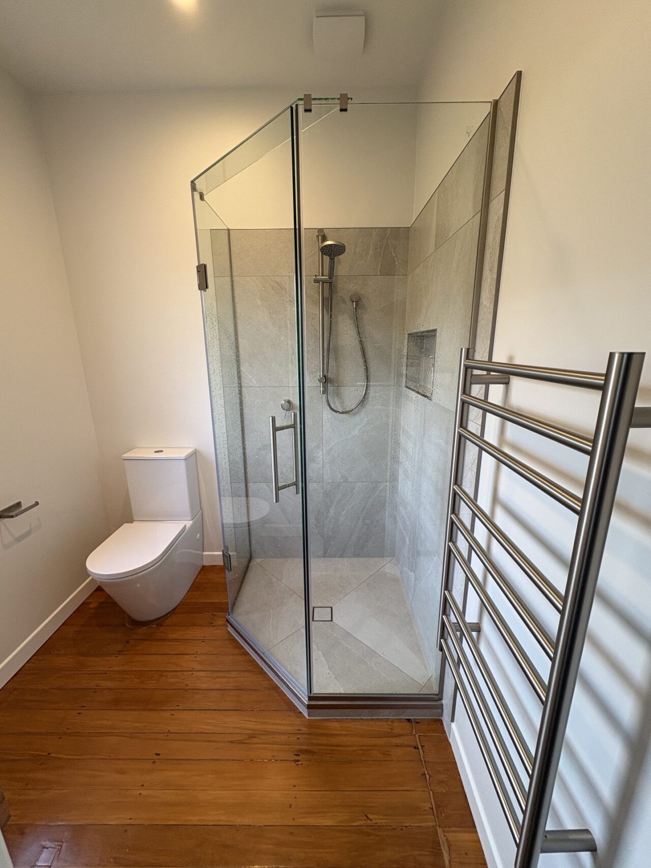 villa tiled shower polished floors auckland